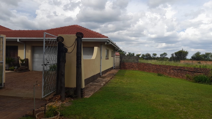 3 Bedroom Property for Sale in Hartbeesfontein North West